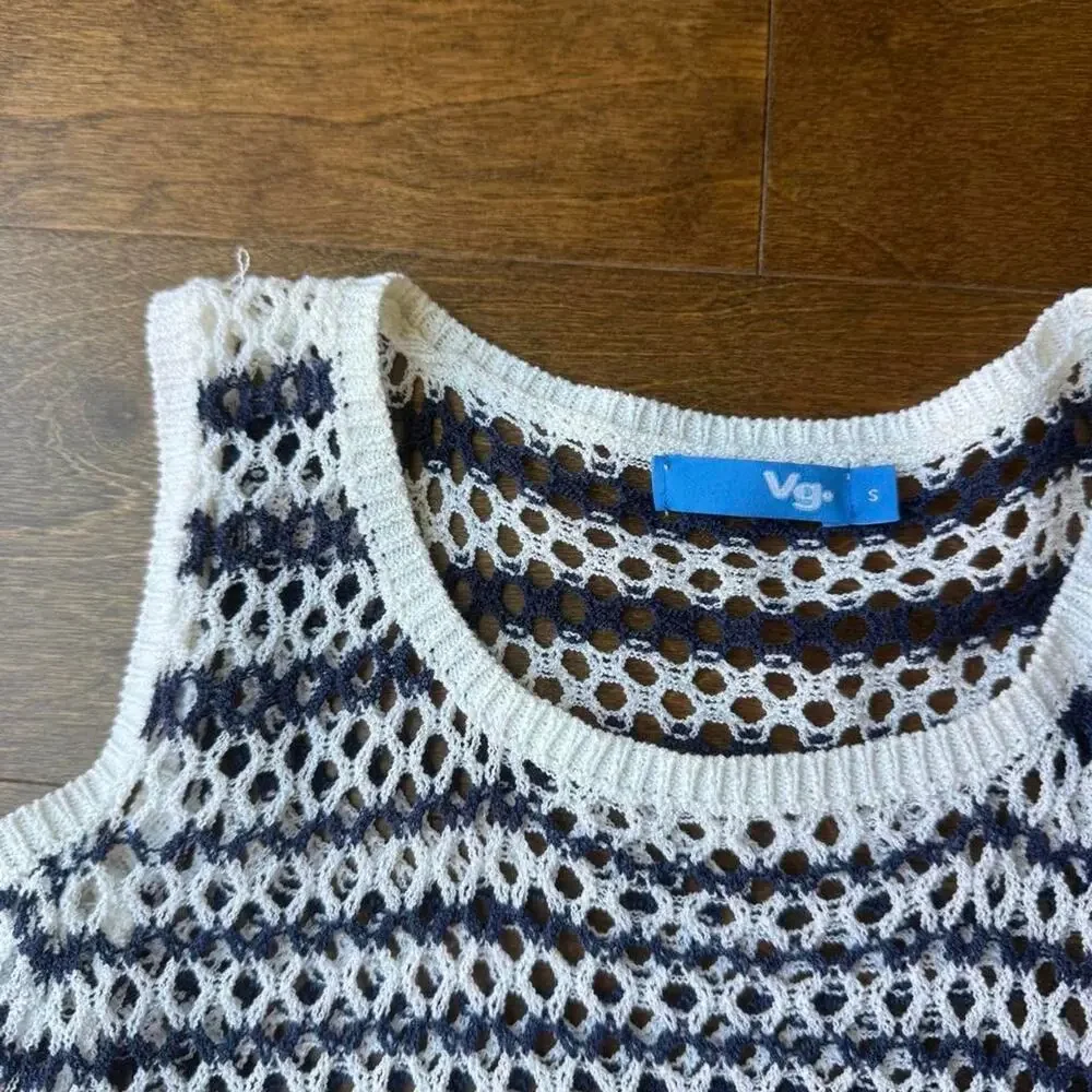 White and navy crochet top